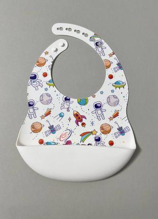 Слюнявчик силиконовый.