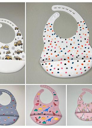 Слюнявчик силиконовый.