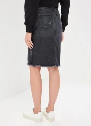 Джинсовая юбка серого цвета2 фото
