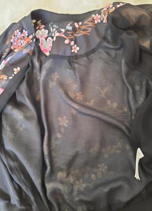Стильная красивая курточка ветровка, размер m/l8 фото