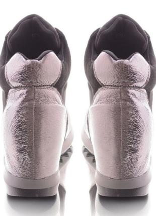 Стильные осенние демисезонные серебристые черные ботинки сникерсы кроссовки4 фото