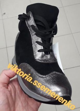 Стильные осенние демисезонные серебристые черные ботинки сникерсы кроссовки6 фото