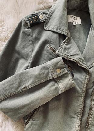 Классная джинсовая куртка хаки в военном стиле от zara3 фото