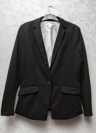 Чорний класичний піджак.2 фото