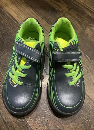Детские кроссовки