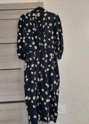 🎬черное винтажное платье миди  с карманами, в бежевый принт (размер 10-12)