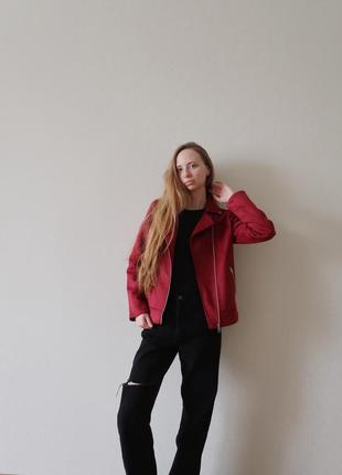Куртка-косуха под замшу бордового цвета2 фото