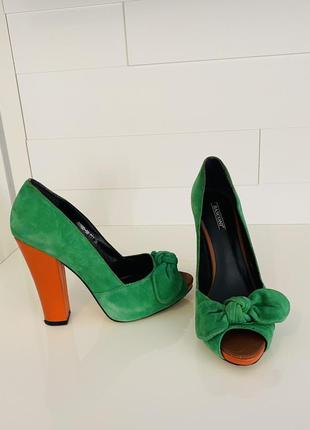 Яскраві туфлі