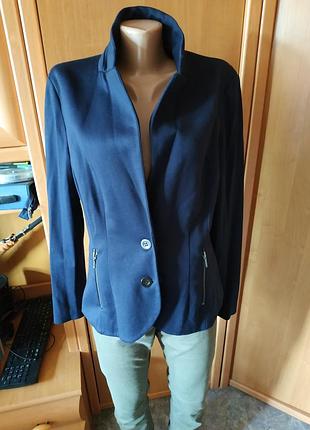 Отличный трикотажный пиджак р. 42/12
