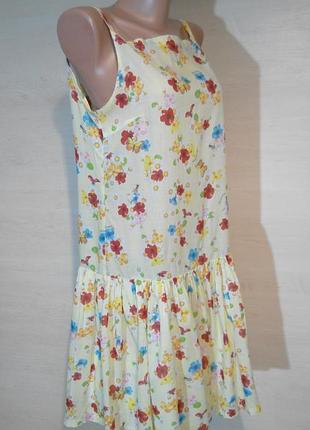 Летнее платье сарафан в цветочный принт с  оборкой.