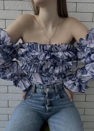 Кофта с открытыми плечами