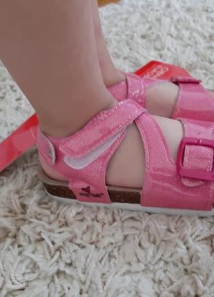 Класні босоніжки 27 розмір