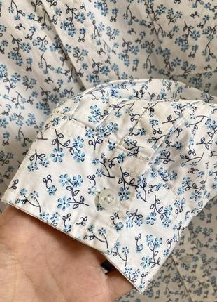 Бавовняна біла сорочка блузка в голубі квіти котон3 фото