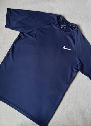 Футболка flyknit nike dri-fit