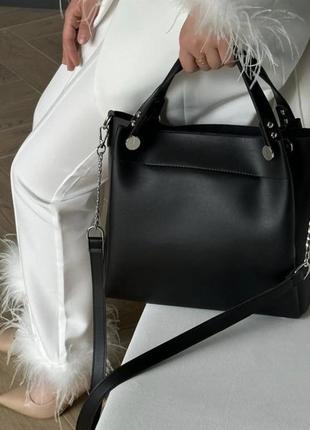 Чорна жіноча вмістка сумка екошкіра