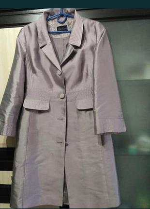 Красивый стильный плащ для осенних прогулок)