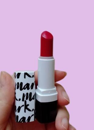 Avon mark помада для губ "с эффектом объема"  оттенок reddy to go