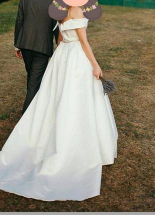 Атласное свадебное платье2 фото