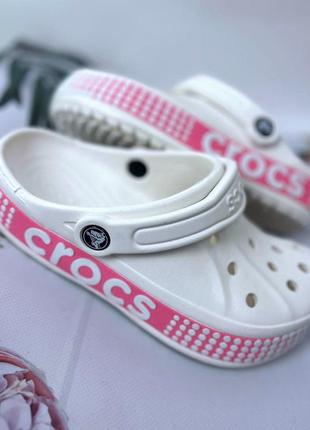 Женские кроксы сабо crocs bayaband logo motion white original2 фото