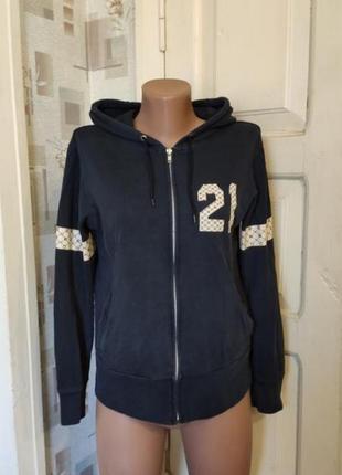 Спортивная кофта.