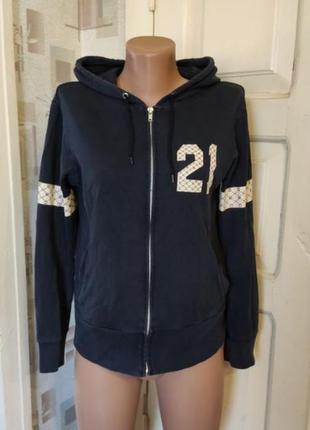 Спортивная кофта.