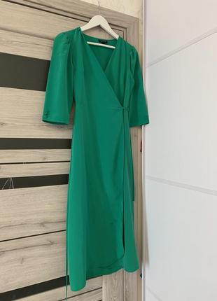 Розкішна зелена сукня на запах1 фото