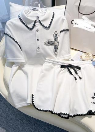 Женский костюм с шортами