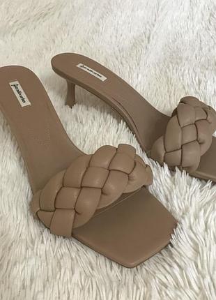 Босоножки stradivarius