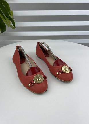 Женские кожаные балетки guess