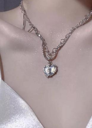 Стильна модна трендова підвіска чокер цепочка кольє намисто із цирконами кристалами стразами кулон із сердечком та синім каменем вишукана підвіска4 фото