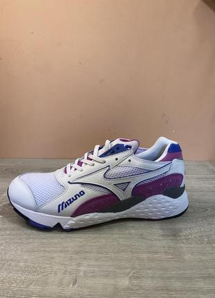 Кроссовки mizuno