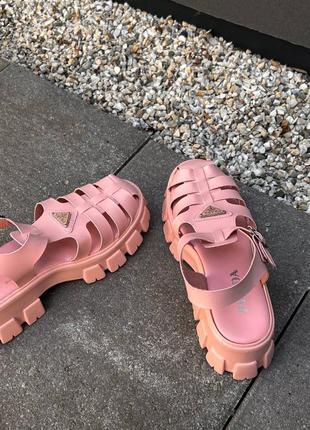 Босоножки сандалии prada curry monolith sandals pink1 фото