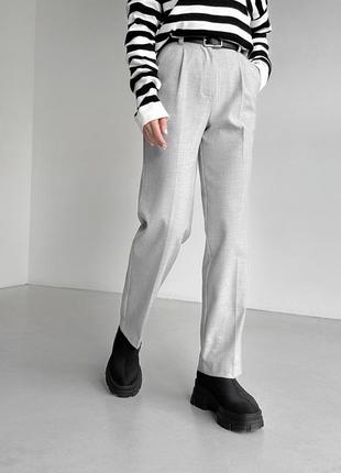 Брюки mom прямого кроя светло-серые