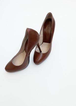 Шикарные коричневые туфли от zara кожаные туфли на высоком каблуке364 фото