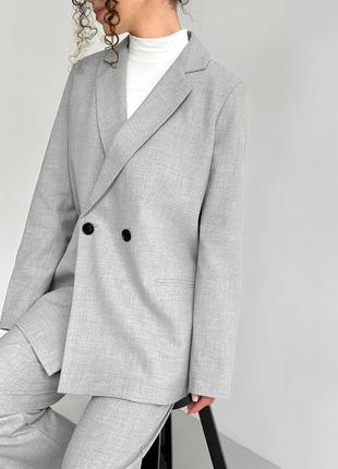 Базовый однотонный пиджак светло-серый6 фото