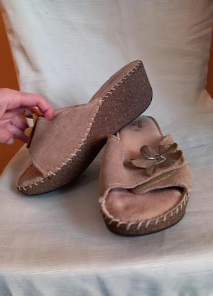 Шлепанцы женские