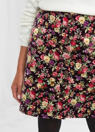 Вельветовая цветочная юбка с пуговицами с цветами10 фото