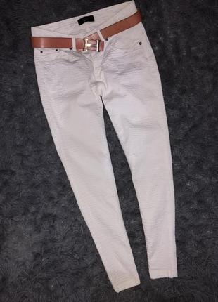 Брендовые стрейчевые брюки штаны белого цвета {жатка}  humph jeans