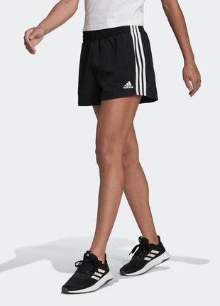 Спортивні шорти adidas