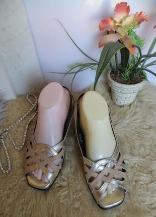 Босоніжки hotter.