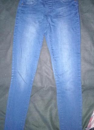 Голубые джинсы размер s (скинни)