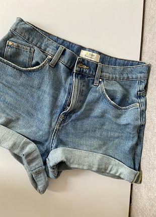 Шорти