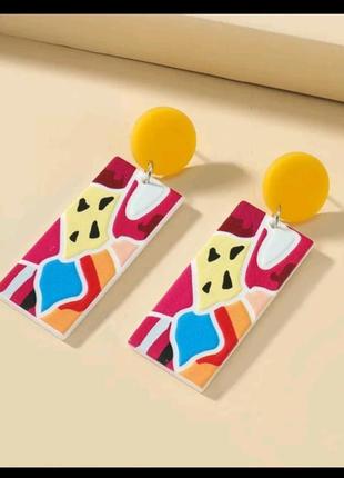 Стильні яскраві акрилові сережки