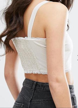 Нежный топ missguided button front lace detail crop с кружевом4 фото