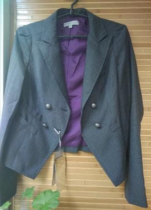 Серый двубортный пиджак в полоску1 фото