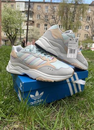 Кроссовки adidas