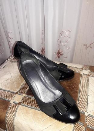 Туфли женские на устойчивом каблуке1 фото