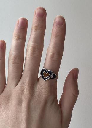 Трендовое кольцо с сердечком