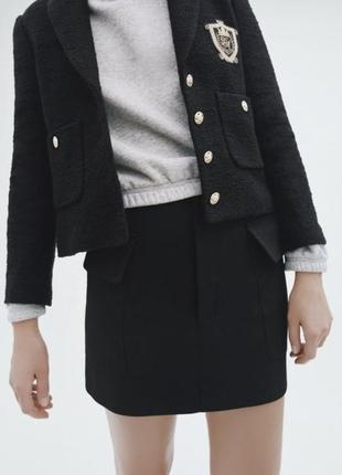 Черная короткая мини-юбка карго с накладными карманами из новой коллекции zara размер s