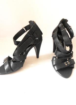 Уцінка! шкіряні фірмові босоніжки від бренду firetrap, р. 38 код l3838